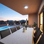 Mindula Zadarvillas *