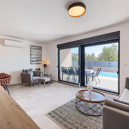 Mindula Zadarvillas Sukosan