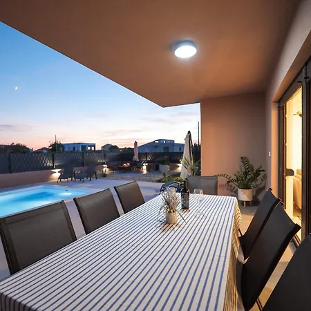 Mindula Zadarvillas *