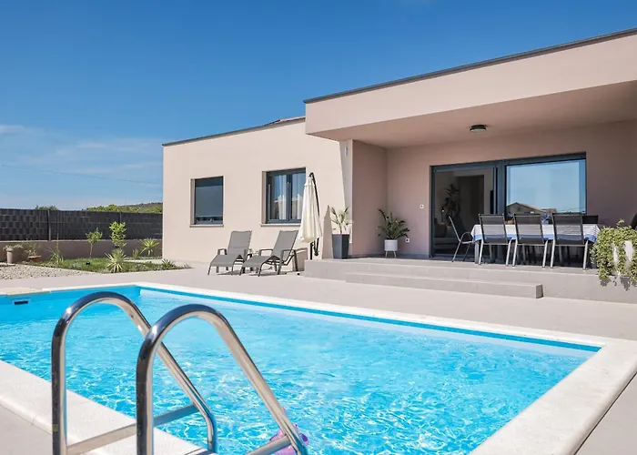 Mindula Zadarvillas *