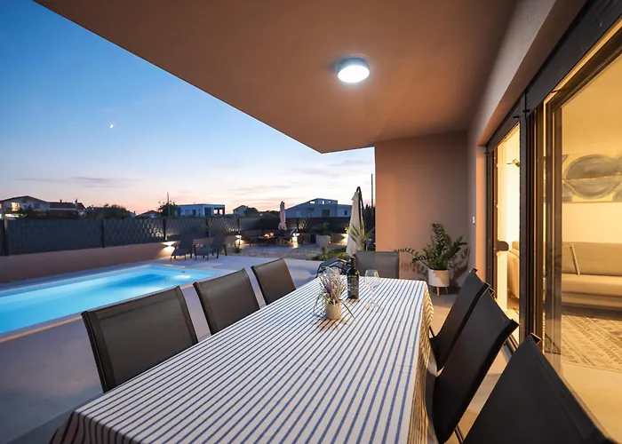 Mindula Zadarvillas *